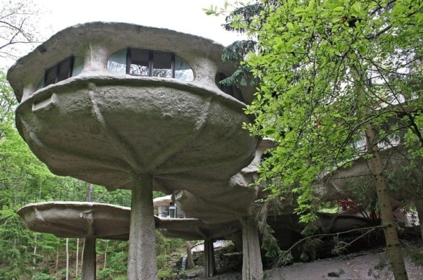 4-The Mushroom House – Perinton, New York
- New York'taki mantar biçimli yapı, bilim kurgu filmlerini andıran görünümüyle dikkat çekiyor.