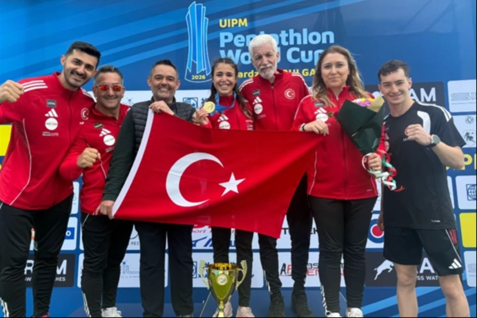 Bakan Bak’tan İlke Özyüksel Mihrioğlu İçin Tebrik Mesajı