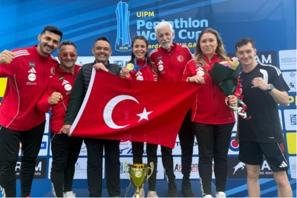 Bakan Bak’tan İlke Özyüksel Mihrioğlu İçin Tebrik Mesajı