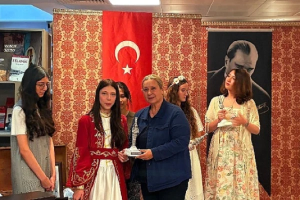 Efes Selçuklu öğrenciler Mübadeleyi müzik ve tiyatro ile anlattı