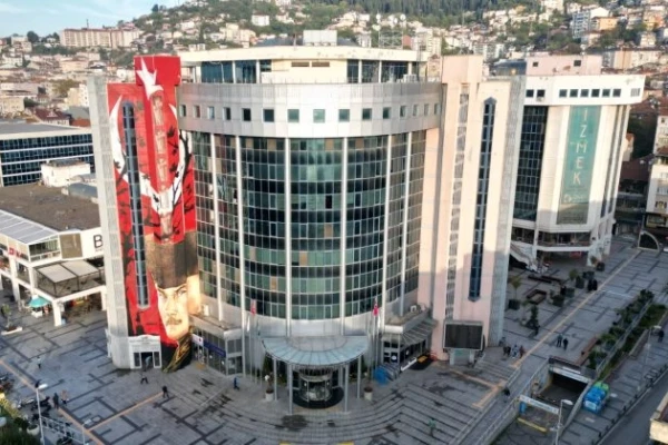 İzmit'te bayram öncesi belediyeden esnafa kolaylık